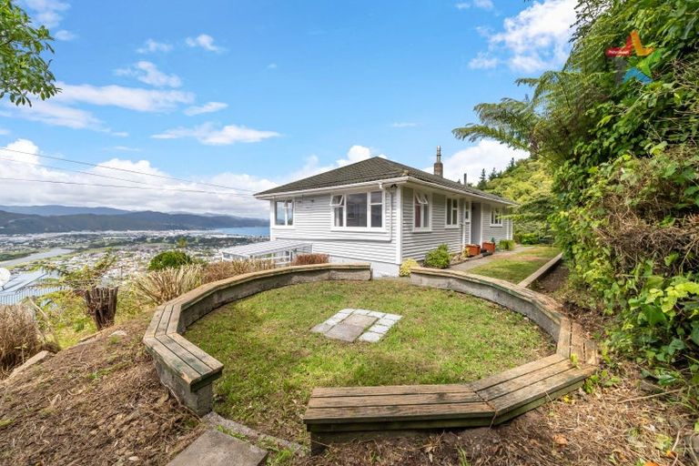 Photo of property in 79 Miromiro Road, Normandale, Lower Hutt, 5010