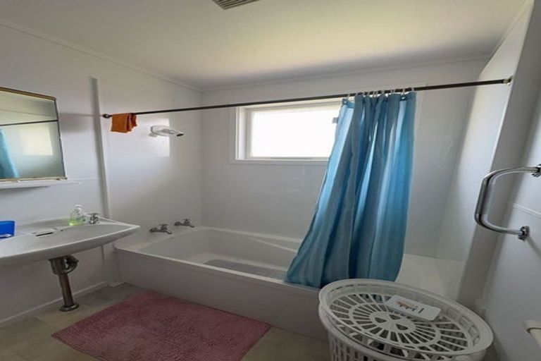 Photo of property in 2 Joseph Grove, Elderslea, Upper Hutt, 5018