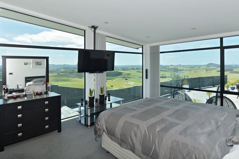 Photo of property in 77 Rangiuru Drive, Parua Bay, Onerahi, 0192