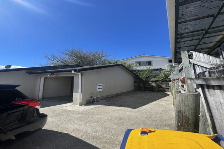 Photo of property in 6a Alma Street, Te Atatu South, Auckland, 0610