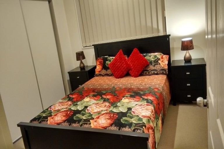 Photo of property in 8 Sam Place, Mangere, Auckland, 2022