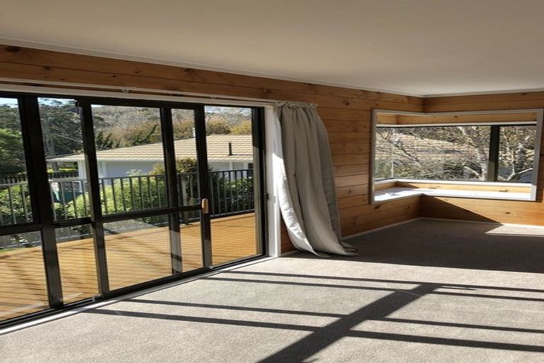 Photo of property in 15a Main Road, Tawa, Wellington, 5028