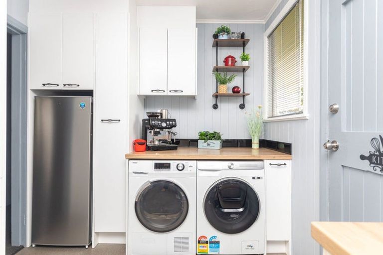 Photo of property in 881 Cowper Road, Dannevirke, 4976