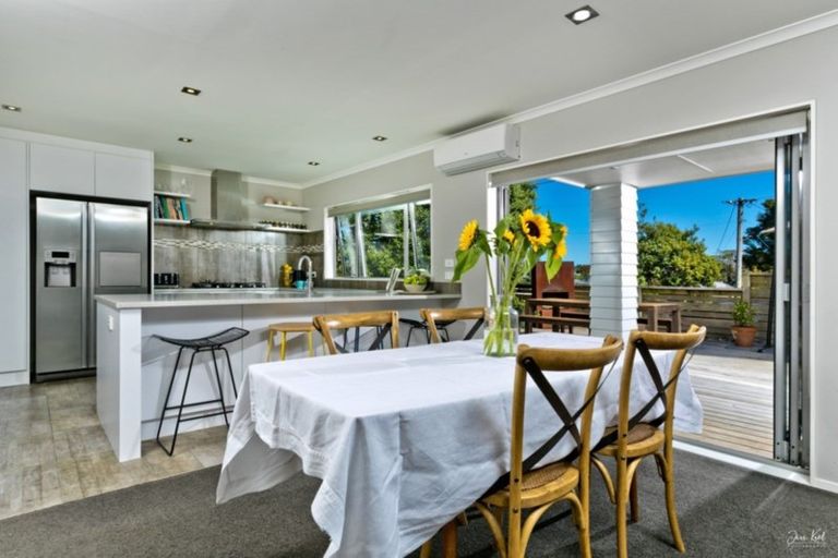 Photo of property in 161a Deep Creek Road, Torbay, Auckland, 0630