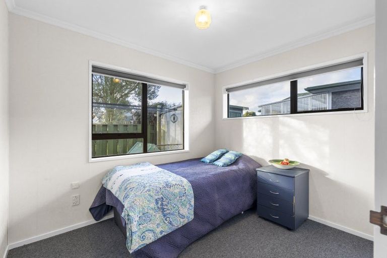 Photo of property in 1 Tern Place, Hokowhitu, Palmerston North, 4410