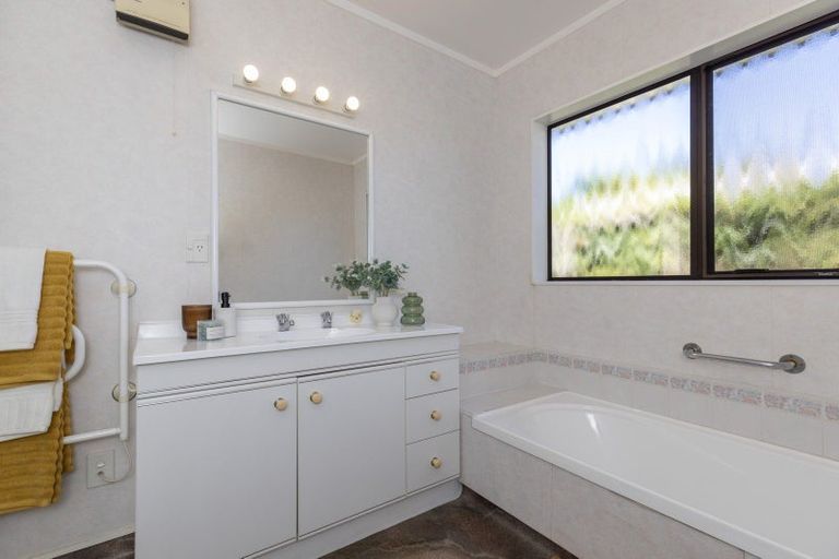 Photo of property in 52 Matatua Road, Raumati Beach, Paraparaumu, 5032