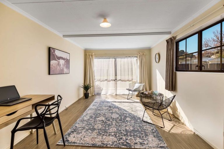 Photo of property in 5 Aiken Road, Saint Johns Hill, Whanganui, 4501