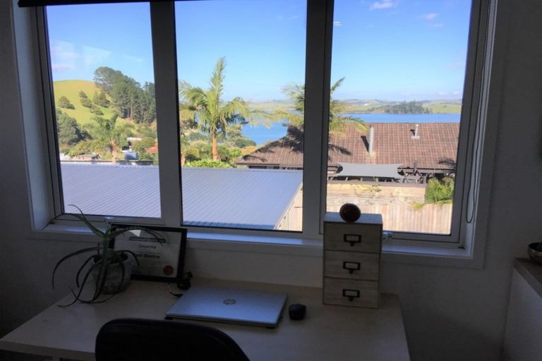 Photo of property in 32 Oxford Street, Whakapirau, Maungaturoto, 0583