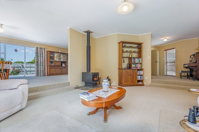 Photo of property in 27 Cambridge Street, Pahiatua, 4910