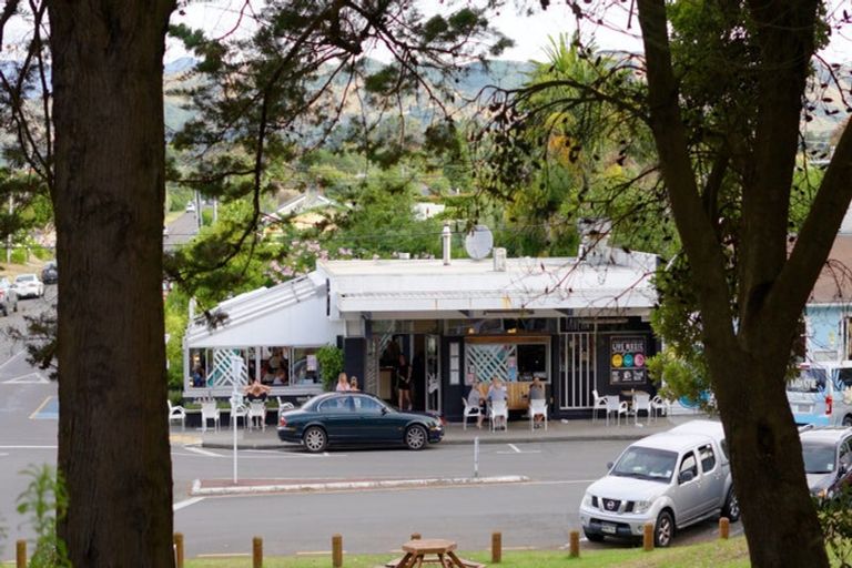 Photo of property in 25 Pine Ridge Terrace, Waikanae Beach, Waikanae, 5036