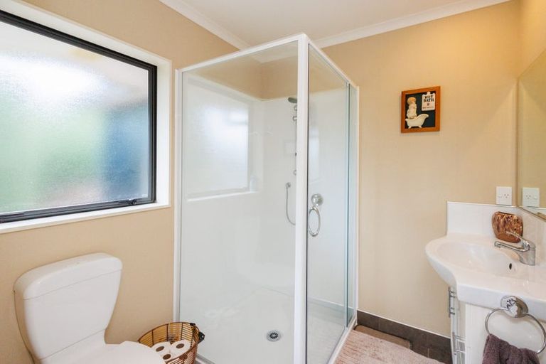 Photo of property in 36 Tennyson Avenue, Kelvin Grove, Palmerston North, 4414