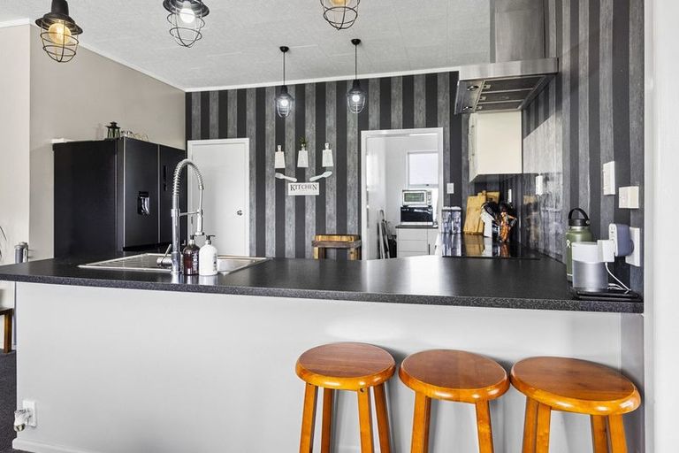 Photo of property in 42 Denby Road, Hawera, 4672