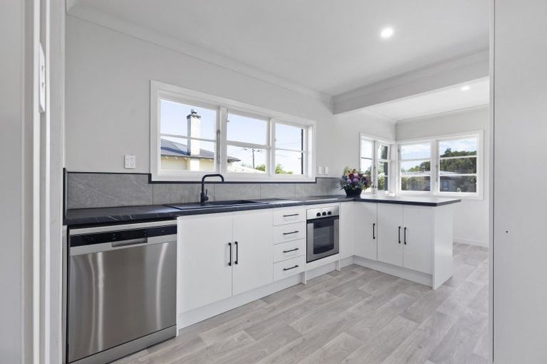 Photo of property in 60 Phillips Street, Sanson, 4817