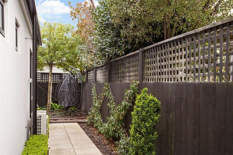 Photo of property in 35 Hawkesbury Avenue, St Albans, Christchurch, 8014