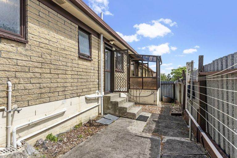 Photo of property in 2/1 Wattle Street, New Lynn, Auckland, 0600