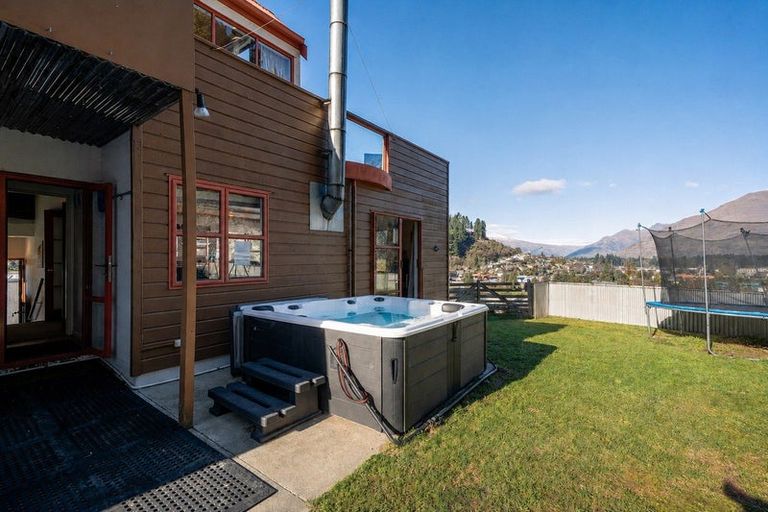 Photo of property in 8b Kiely Lane, Queenstown, 9300