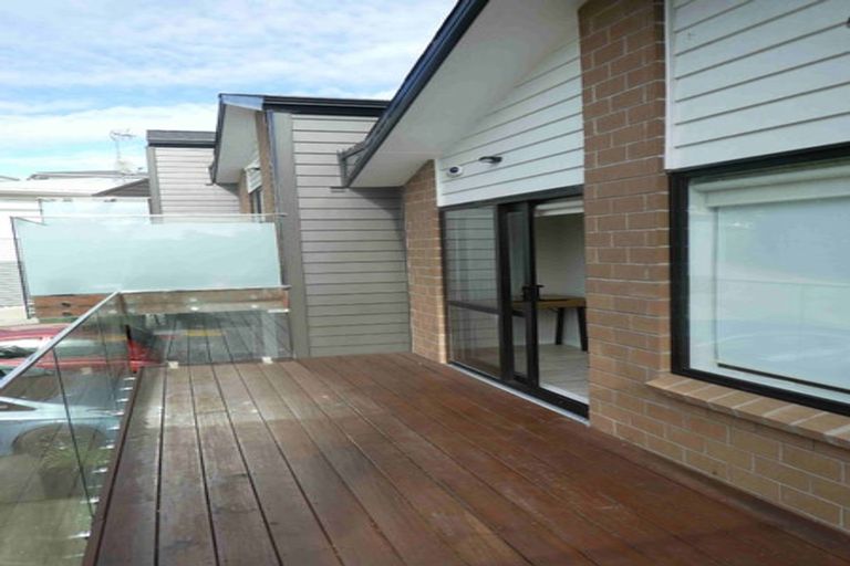 Photo of property in 39a Keegan Drive, Massey, Auckland, 0614