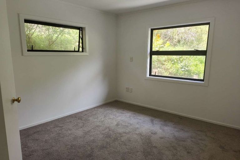 Photo of property in 1008c East Coast Road, Fairview Heights, Auckland, 0630