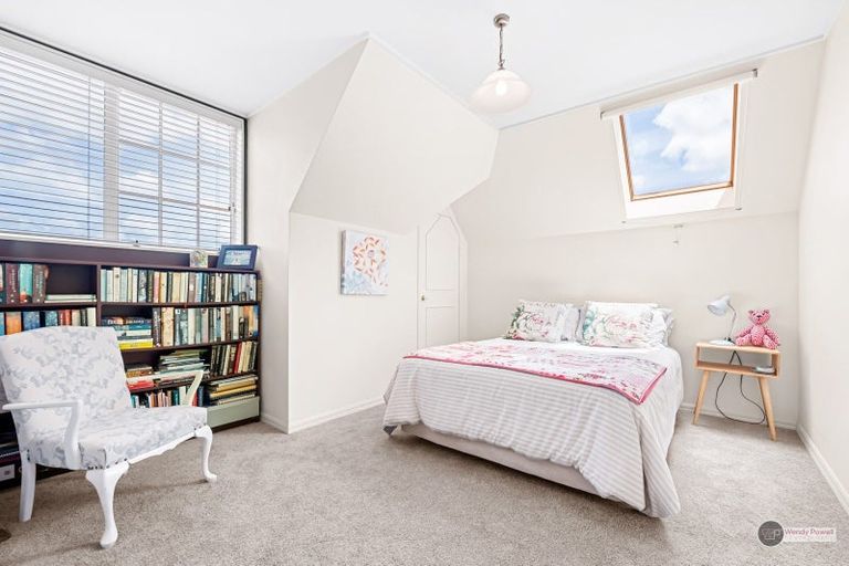 Photo of property in 1a Thornycroft Avenue, Epuni, Lower Hutt, 5011