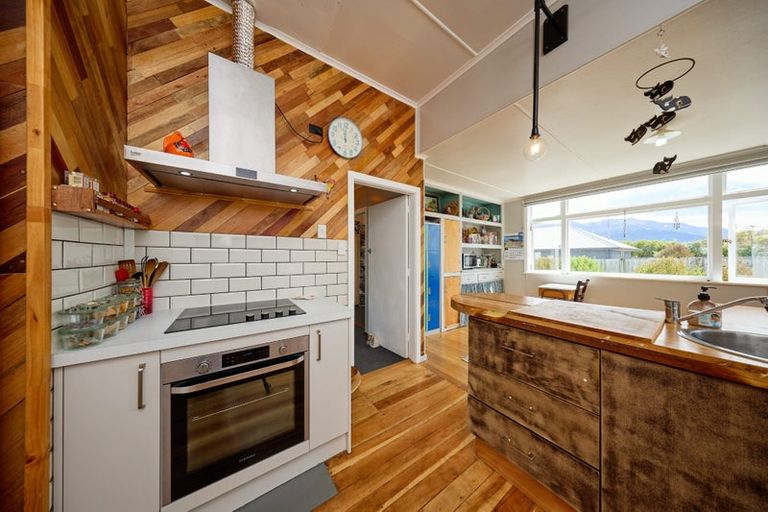 Photo of property in 219 Beach Road, Kaikoura, 7300