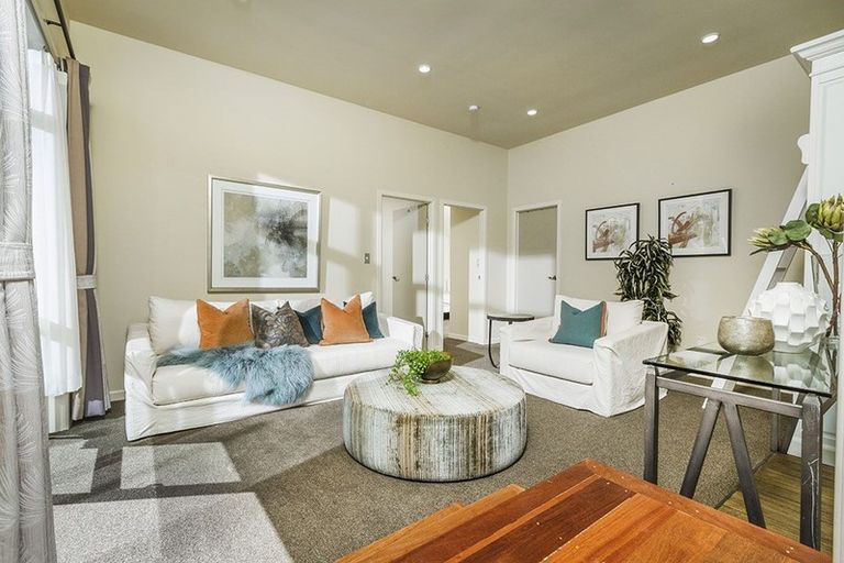 Photo of property in 25 Ocean View Road, Milford, Auckland, 0620