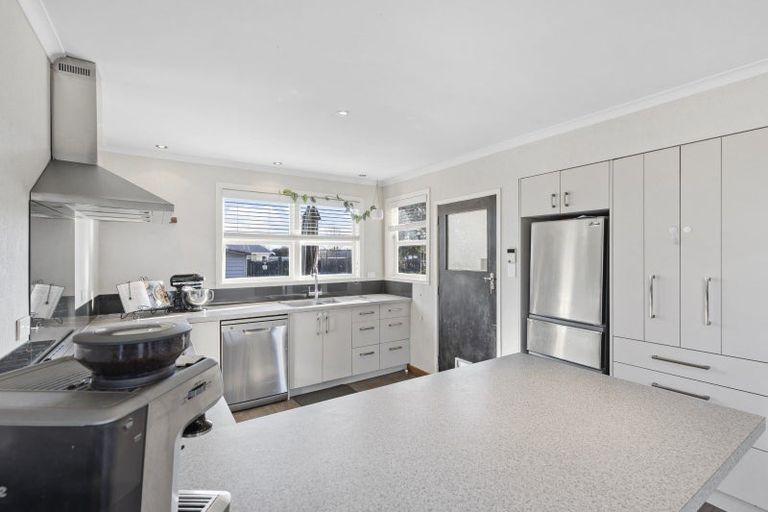 Photo of property in 1 Alma Place, Milson, Palmerston North, 4414