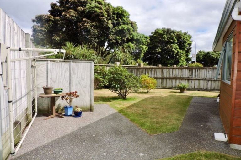 Photo of property in Redwood Village, 4/42 Main Road, Tawa, Wellington, 5028