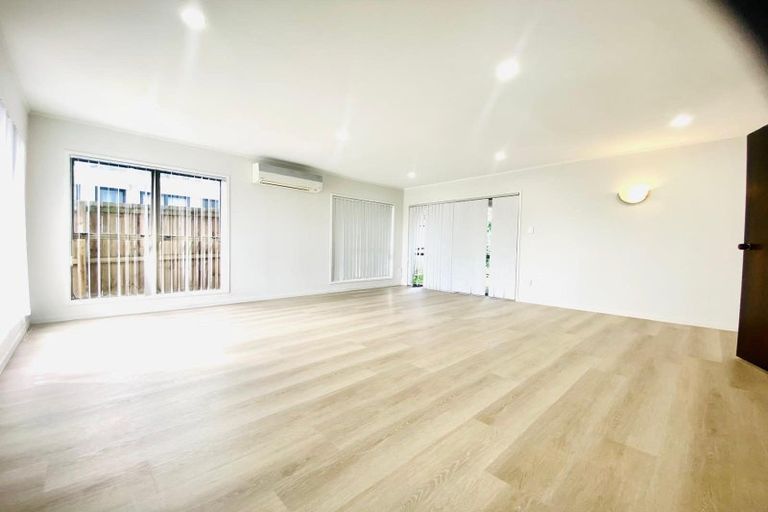 Photo of property in 136 Everglade Drive, Totara Heights, Auckland, 2105