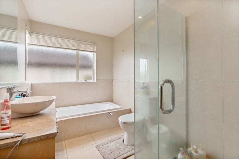 Photo of property in 25a Bluefin Way, West Harbour, Auckland, 0618