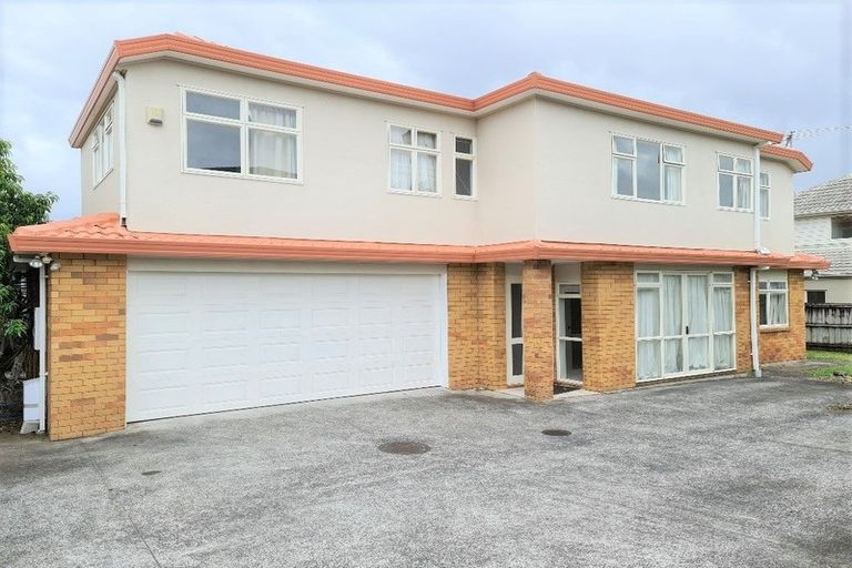 Photo of property in 11 Heath Avenue, Northcote, Auckland, 0627