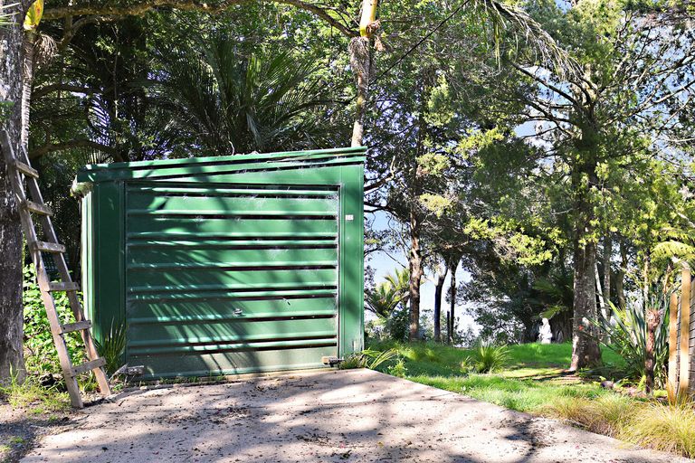 Photo of property in 10 Clinton Road, Tawharanui Peninsula, Matakana, 0986