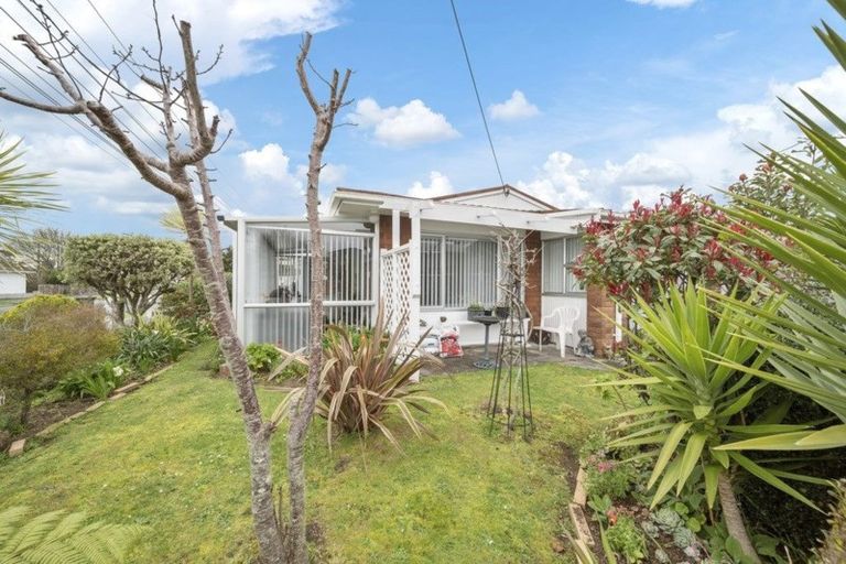 Photo of property in 124 Govett Avenue, Frankleigh Park, New Plymouth, 4310