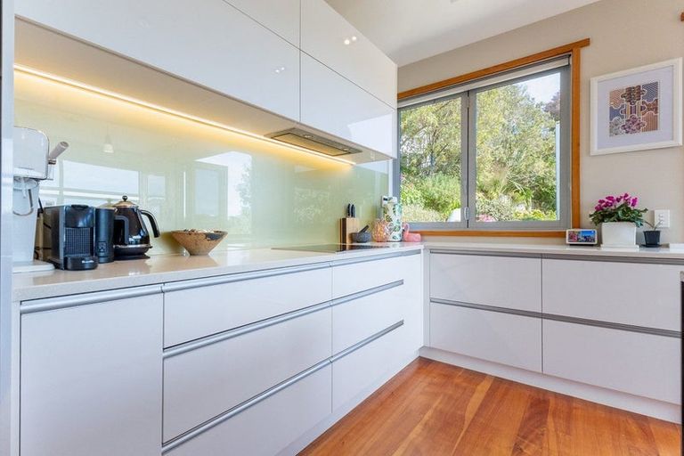 Photo of property in 32 Lorna Irene Drive, Raumati South, Paraparaumu, 5032