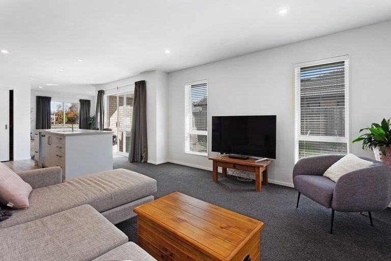 Photo of property in 10 Atap Place, Northwood, Christchurch, 8051