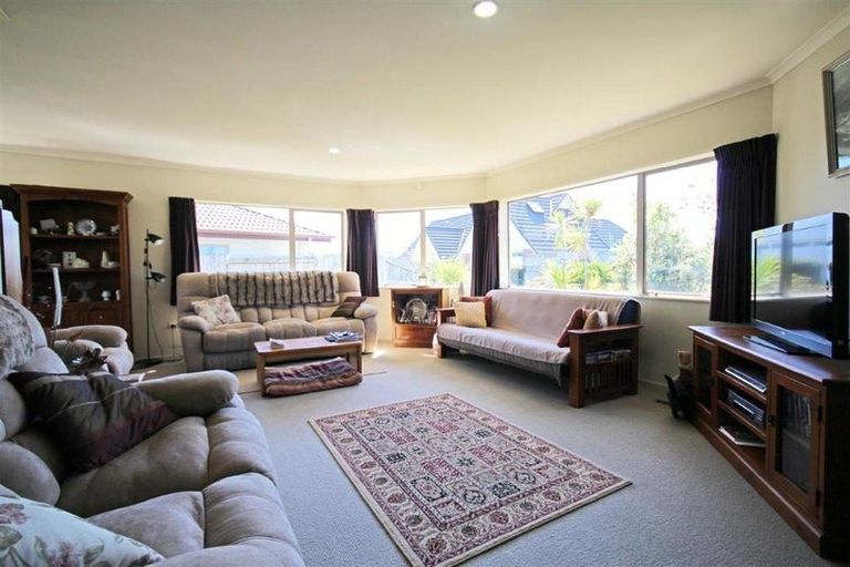 Photo of property in 25 Palm Springs Boulevard, Papamoa Beach, Papamoa, 3118