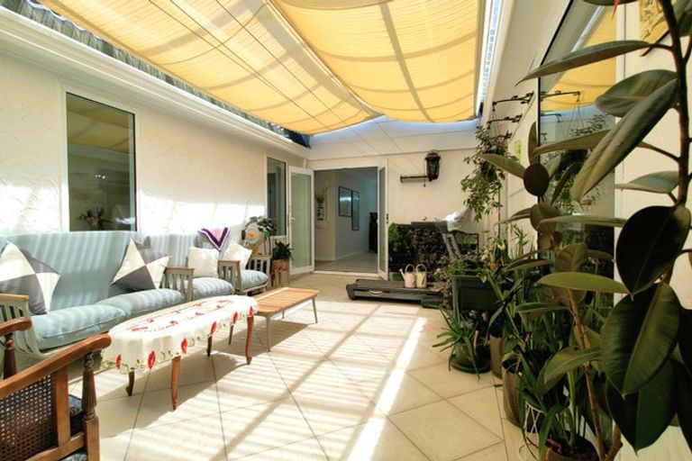 Photo of property in 40-42 Waikawa Road, Picton, 7220