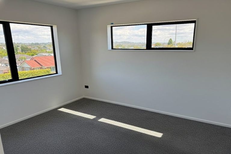Photo of property in 2/61 Ridge Road, Howick, Auckland, 2014