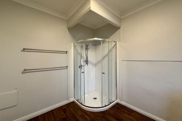 Photo of property in 51 Weraroa Road, Levin, 5510