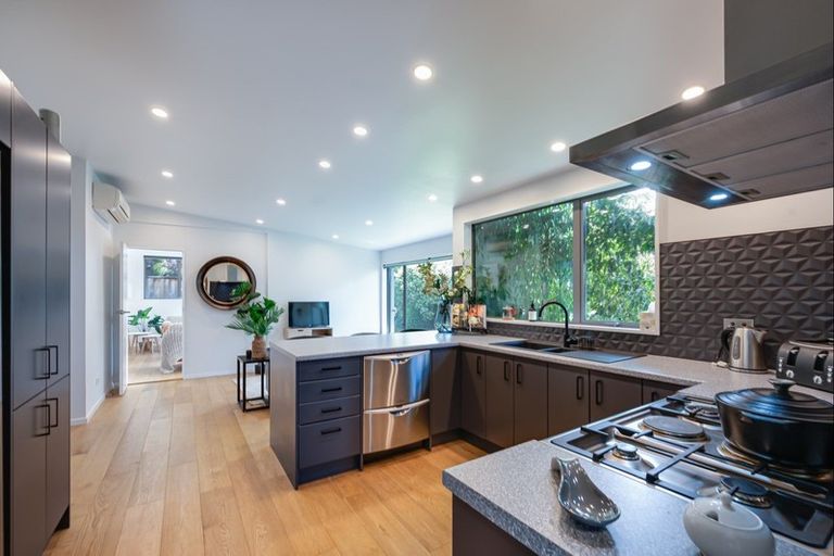 Photo of property in 8a Maple Court, Arthurs Point, Queenstown, 9371