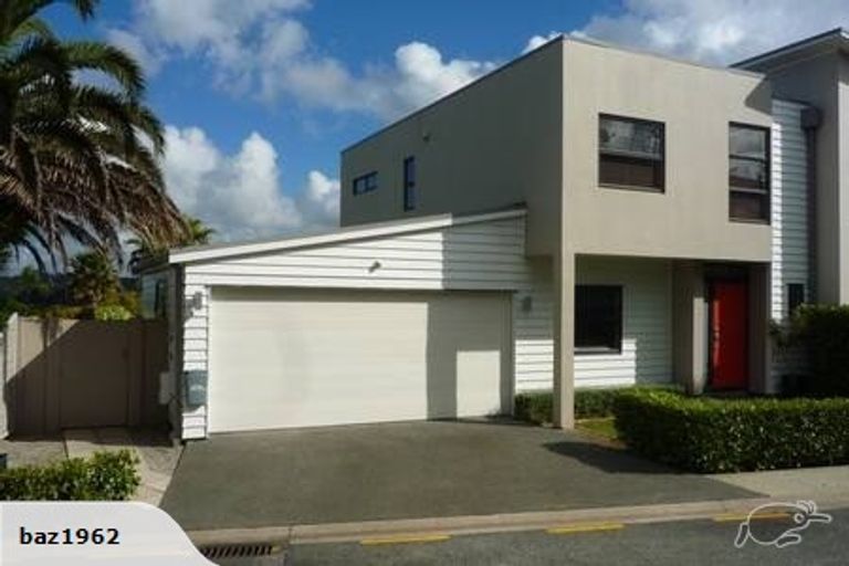 Photo of property in 1/40 Scarlet Oak Drive, Schnapper Rock, Auckland, 0632
