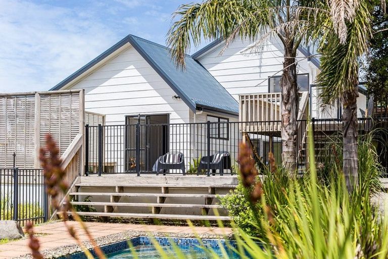 Photo of property in 5 Waiheke Street, Waikanae Beach, Waikanae, 5036