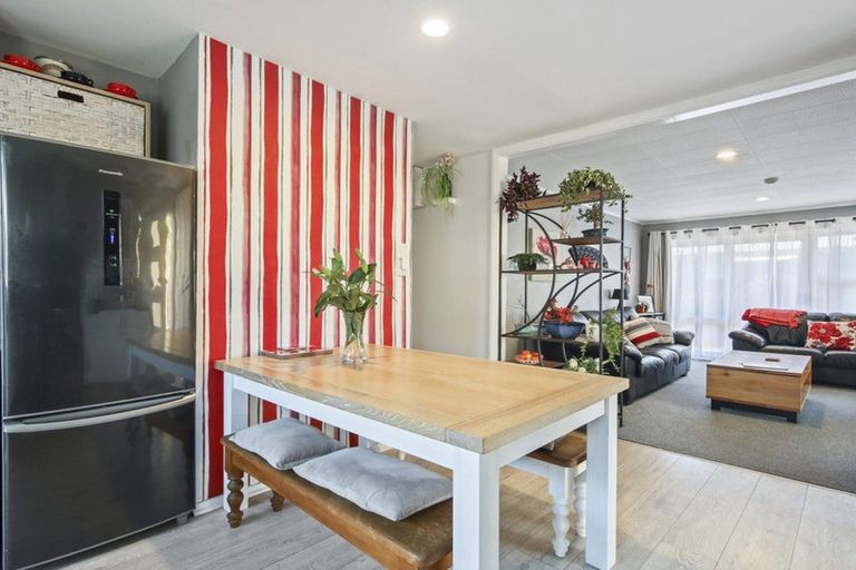 Photo of property in 2/140 Hay Street, Bromley, Christchurch, 8062