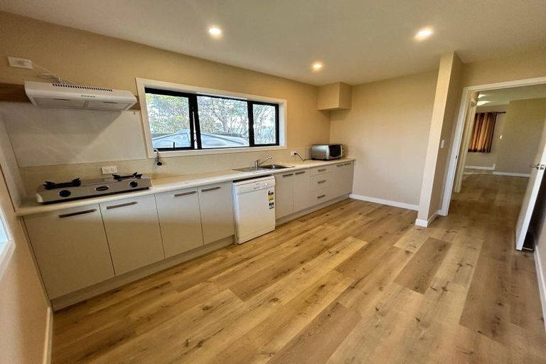 Photo of property in 300 Sturges Road, Henderson Valley, Auckland, 0612