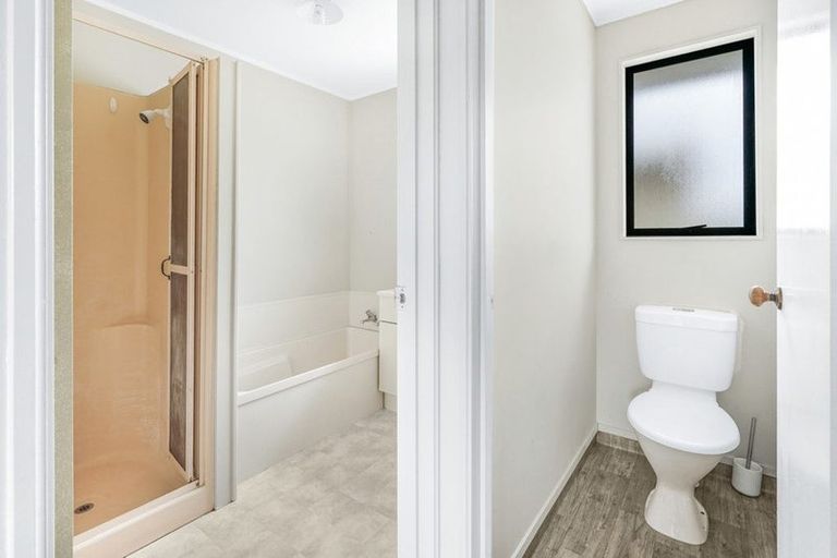 Photo of property in 86 Oakfield Crescent, Pukete, Hamilton, 3200