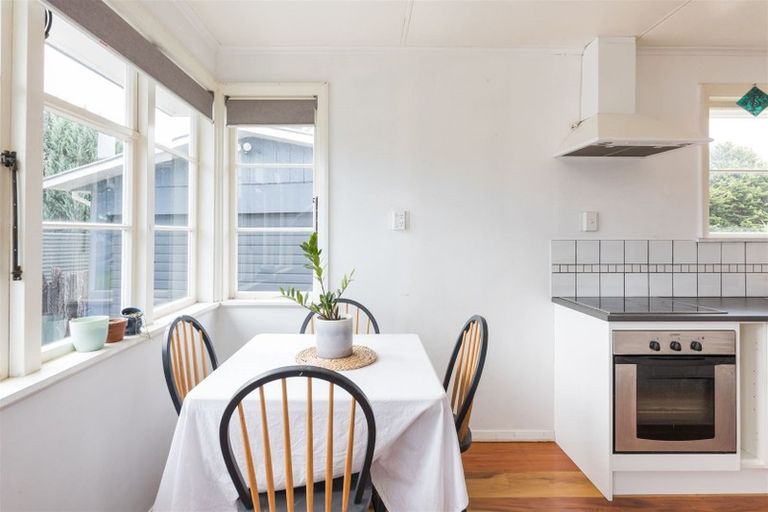 Photo of property in 10 Forth Terrace, Roslyn, Palmerston North, 4414