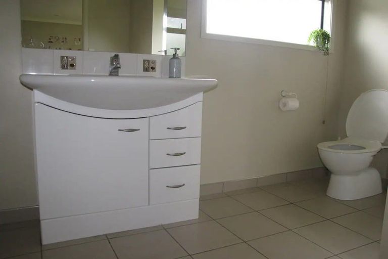 Photo of property in 54 Fairview Place, Havelock North, 4130