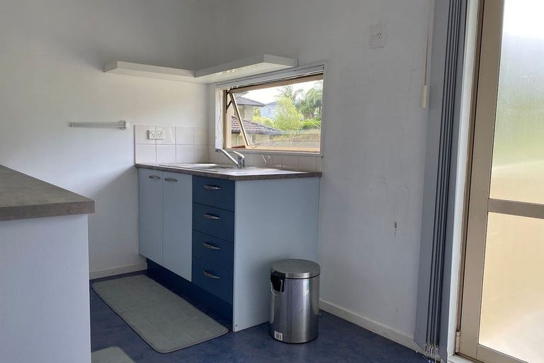 Photo of property in 17 Meteor Place, Schnapper Rock, Auckland, 0632