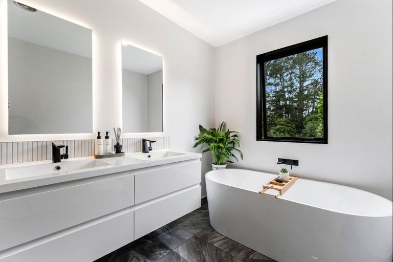 Photo of property in 7 Tamahunga Drive, Matakana, Warkworth, 0985