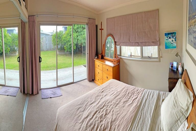 Photo of property in 14 Surfside Lane, Ruakaka, 0116