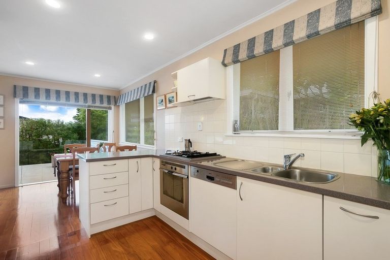 Photo of property in 9a Matata Street, Blockhouse Bay, Auckland, 0600